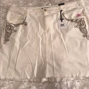 NWT Nanette Lepore Ivory Embroidered Skirt Sz 22W